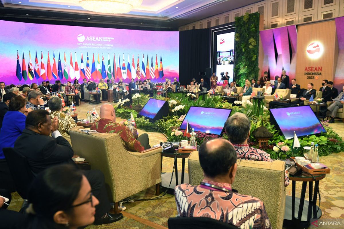 Artikel -  Soliditas dan netralitas ASEAN terus diuji