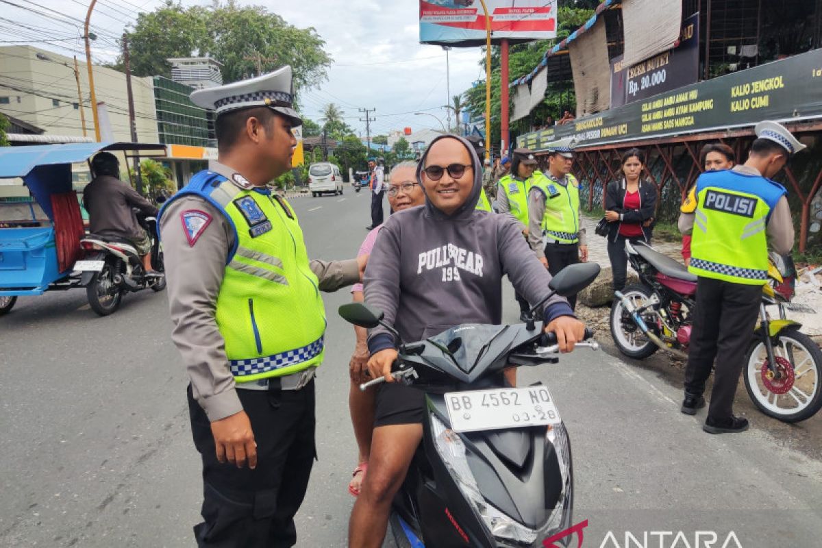 Polres Sibolga tegur 111 pengendara pada Operasi Patuh 2023