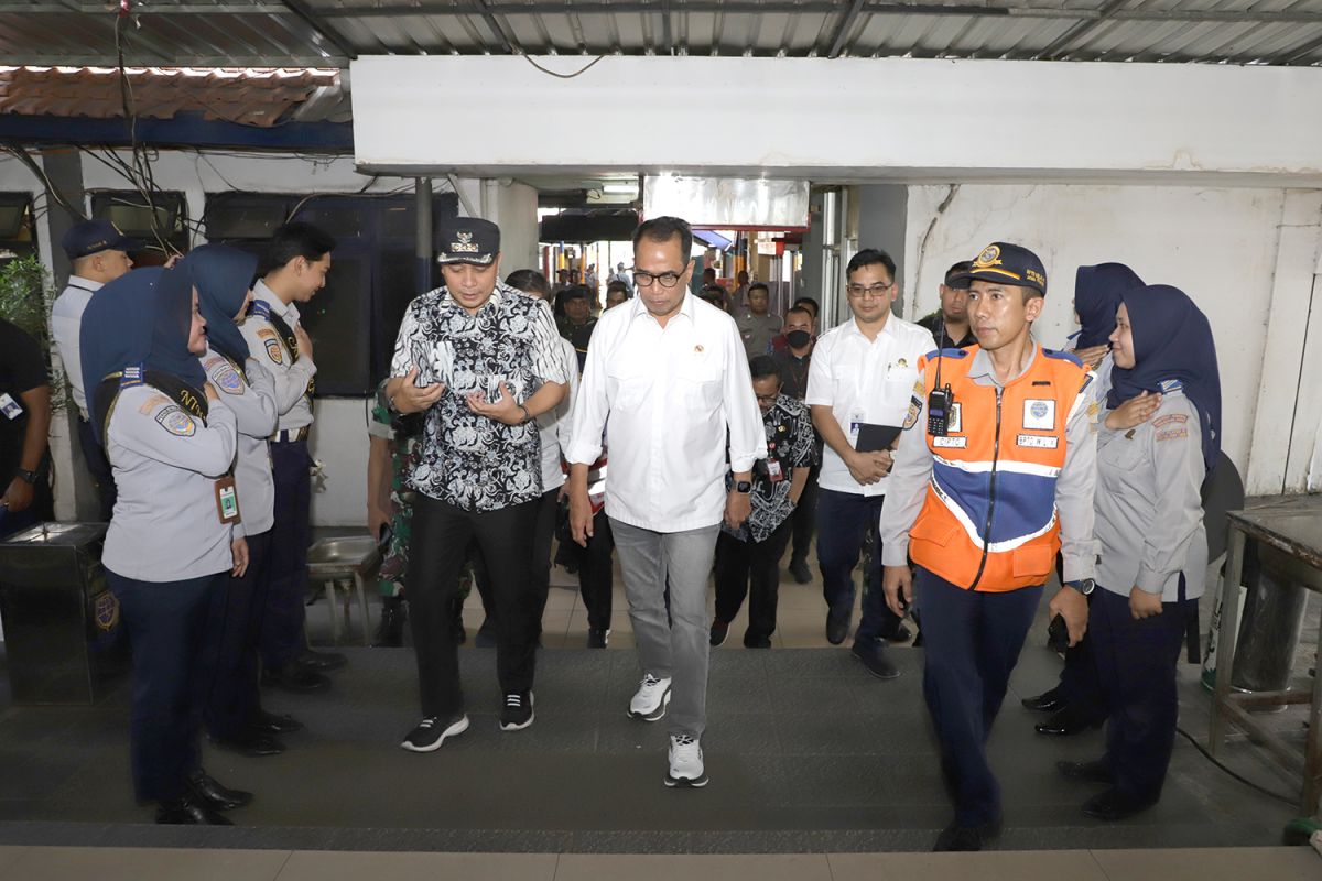 Wali Kota sebut rel ganda KA Surabaya-Sidoarjo urai kemacetan