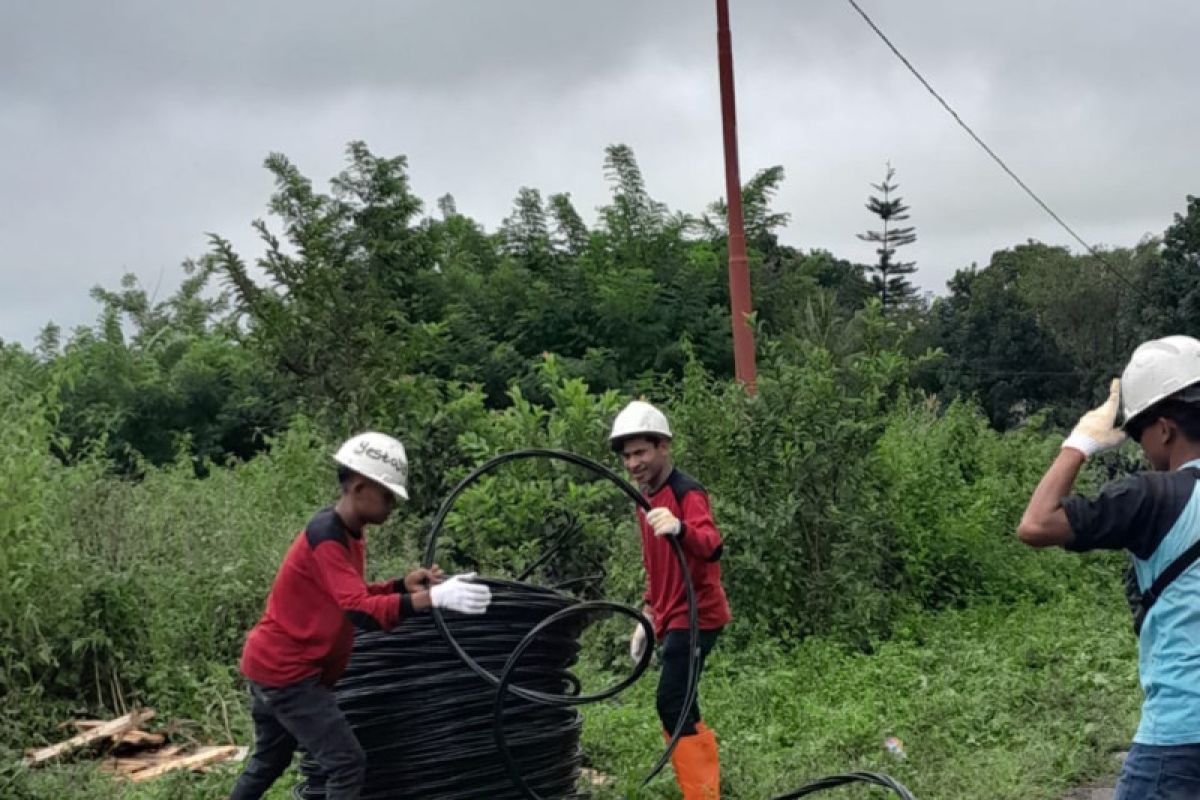 PLN NTT alirkan listrik untuk sembilan dusun di Pulau Flores