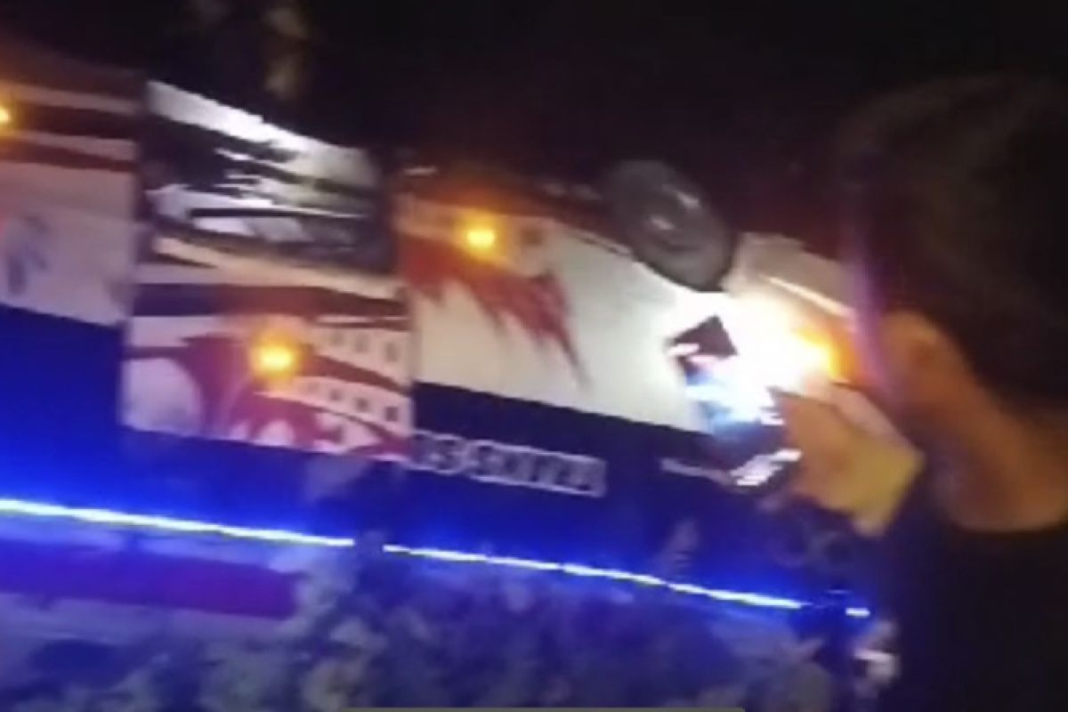 Satu unit bus terjun ke jurang akibat rem blong di Sitinjau Lauik