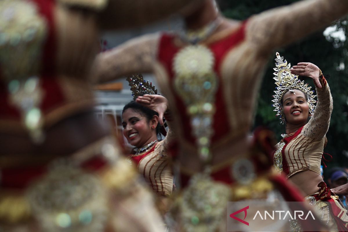 Parade Surabaya Cross Culture International Folk Art Festival ANTARA News