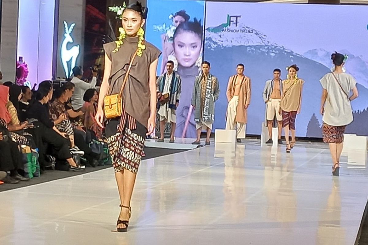 Exclusive show by Afif Syakur dan Philip tutup Jogja Fashion Trend 2023