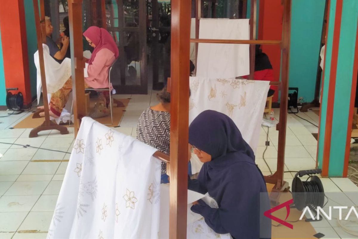 Dinas Usaha Kecil DKI selenggarakan pelatihan pembuatan batik Betawi