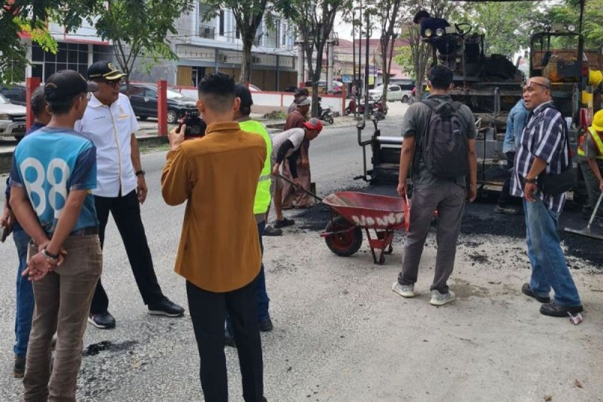 Komisi IV DPRD Riau tinjau pembangunan Jalan Parit Indah Pekanbaru