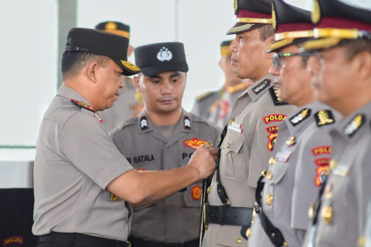 Kapolda Maluku Sertijab lima pejabat utama