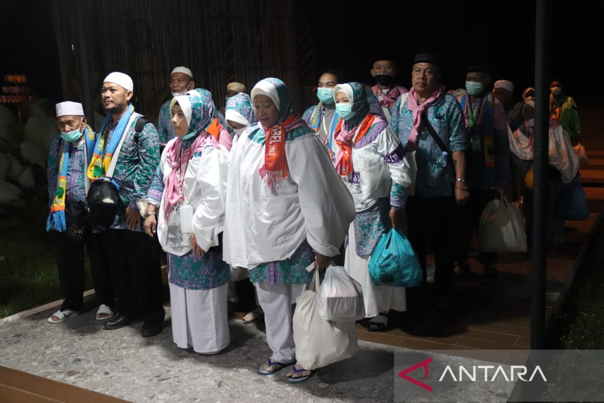 Kemenag Belitung sebut seluruh jamaah haji sudah ambil koper dan air zam-zam