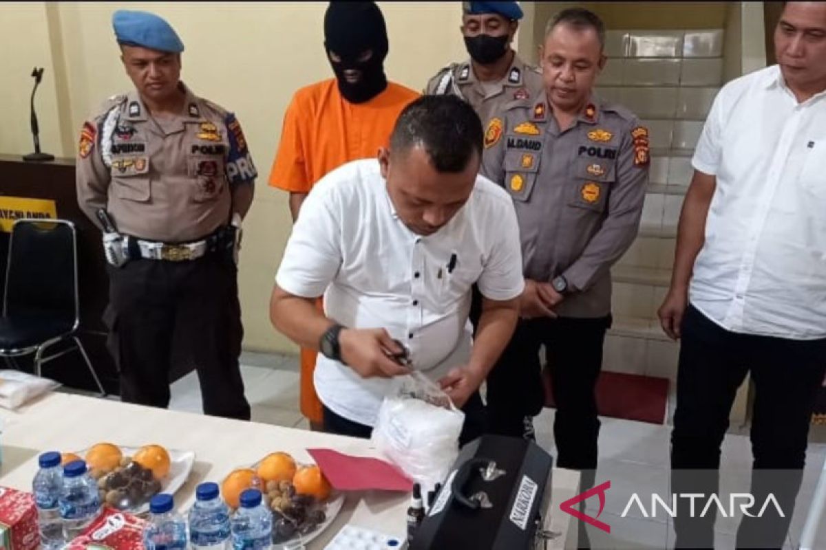Polisi musnahkan 1,4 kg sabu dari pengedar di Pekanbaru