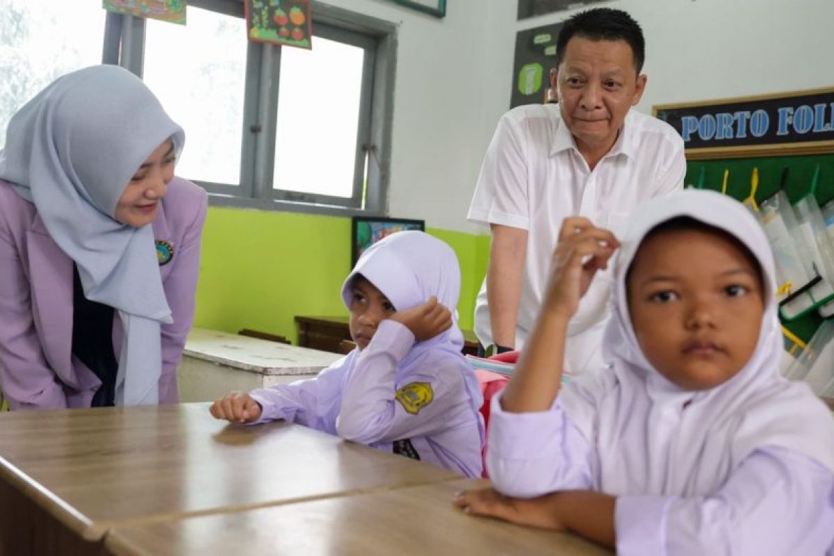 Hari pertama sekolah, Pj Gubernur tinjau penerapan transisi Paud