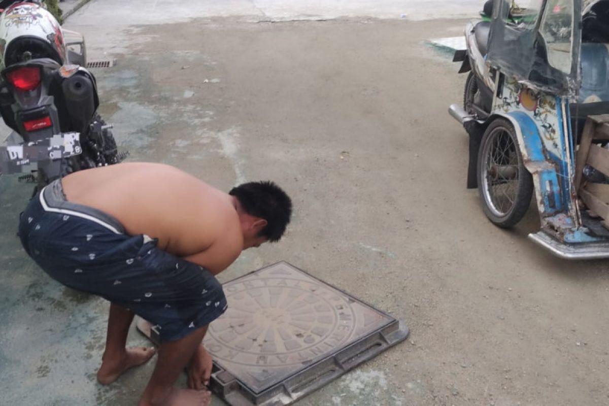 Polisi tangkap pencuri penutup saluran air di Gorontalo