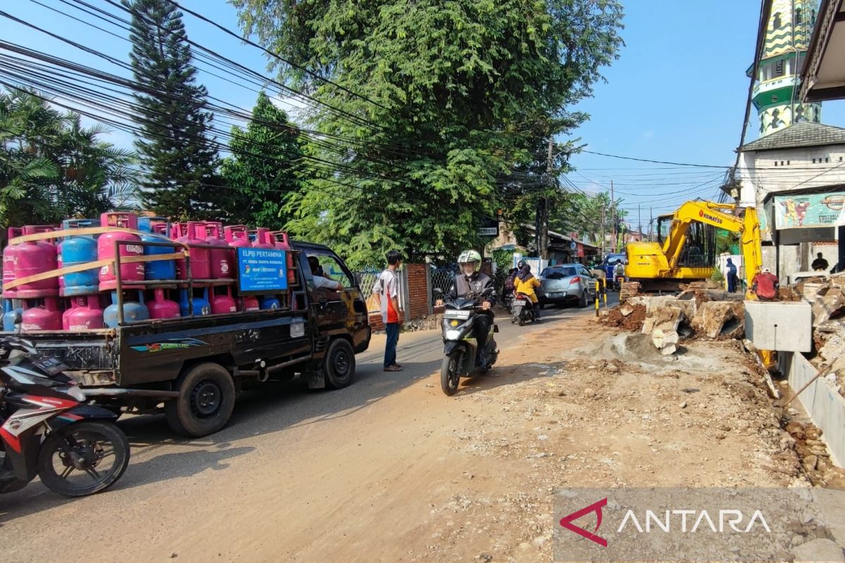 Pemkot Jaktim percepat perbaikan saluran air di Pondok Kopi