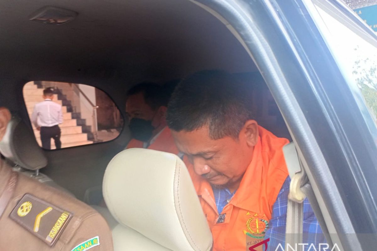 Dua tersangka korupsi pembangunan Jembatan Selat Rengit ditahan jaksa