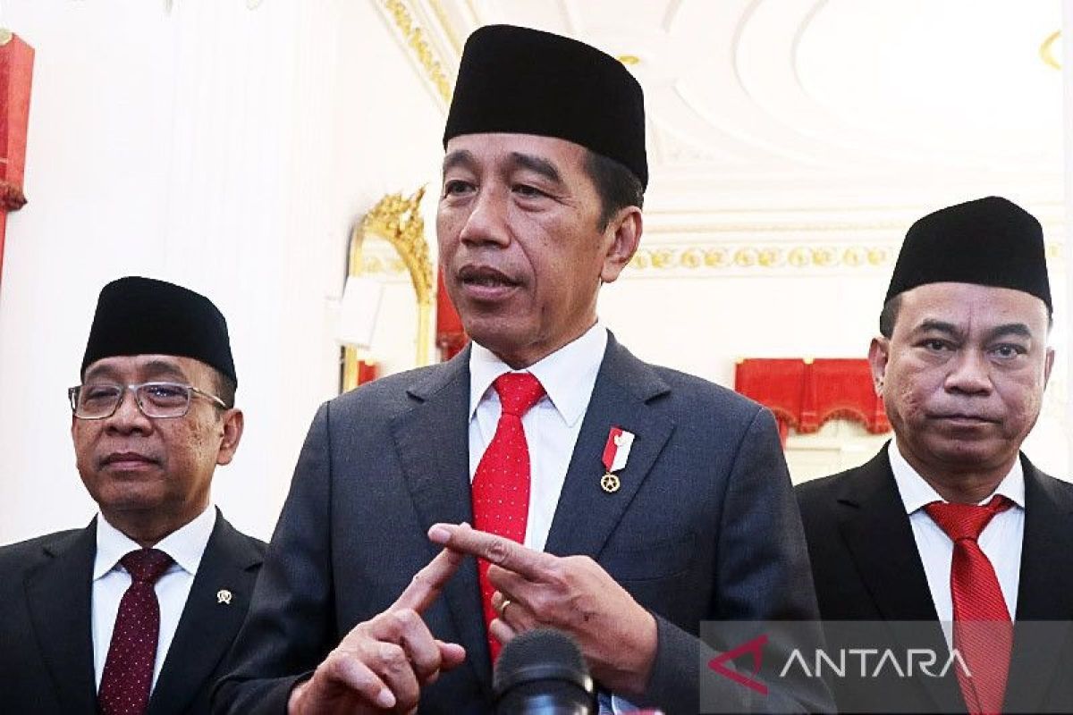 Presiden Jokowi perintahkan Menkominfo Budi Arie selesaikan proyek BTS