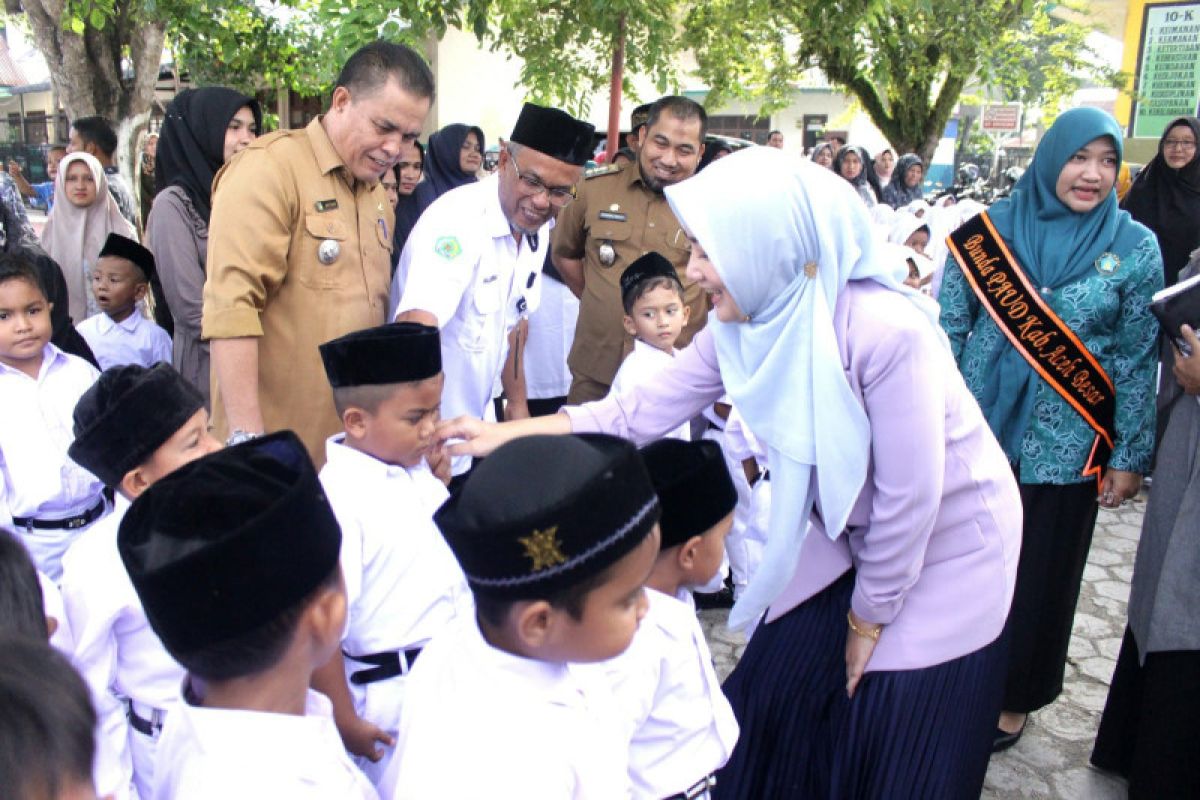 Hari pertama sekolah, Pj Bupati apresiasi para orang tua