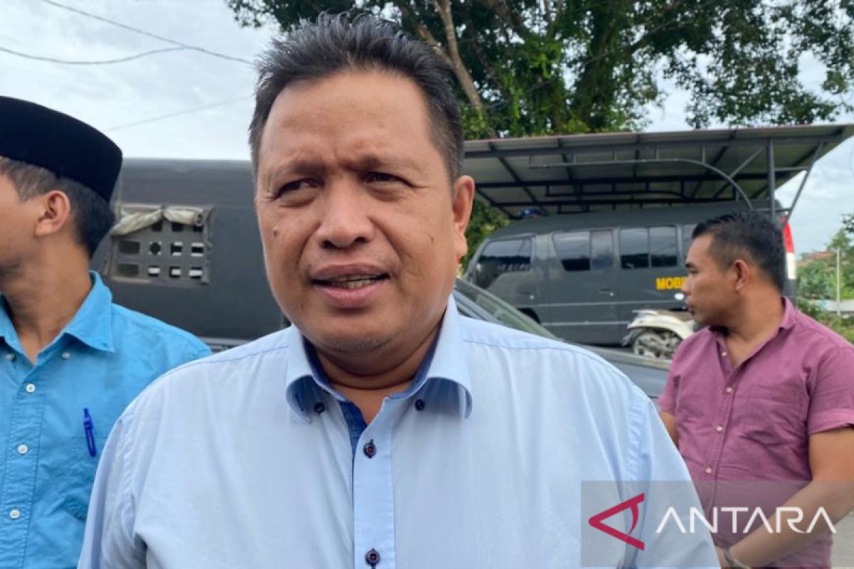 Bupati Muna Rusman Emba diperiksa KPK selama enam jam di Polda Sulawesi Tenggara