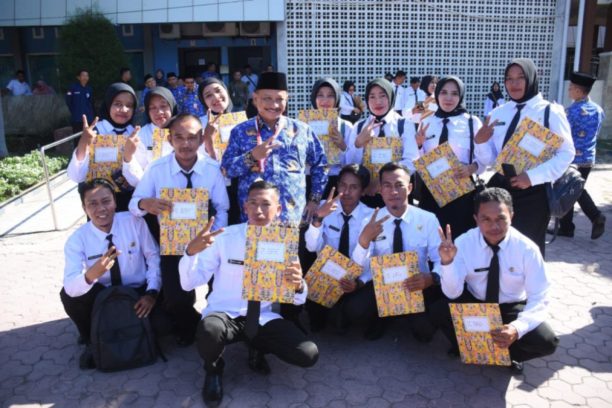 344 guru di Situbondo terima surat keputusan pengangkatan PPPK
