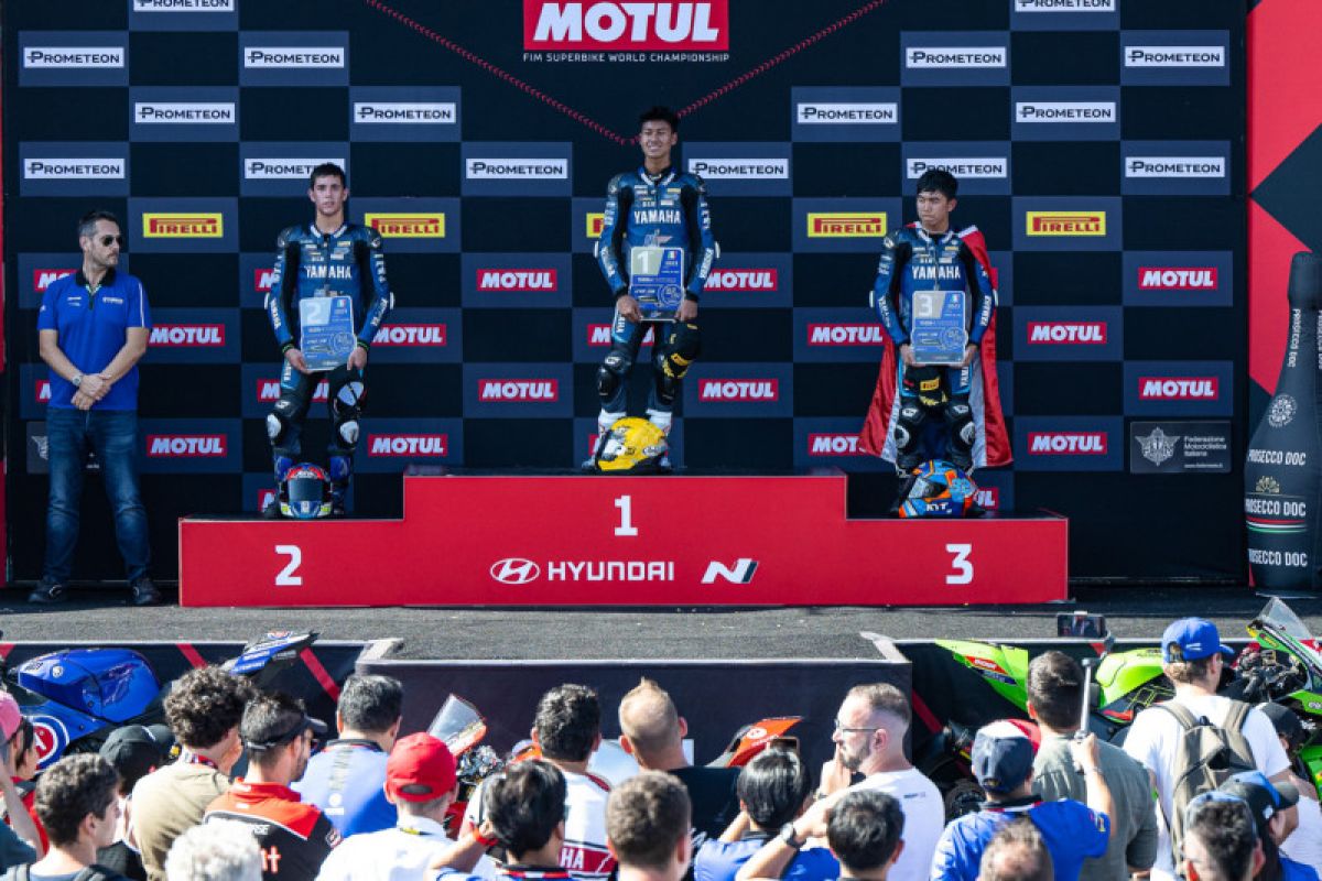 Aldi Satya Mahendra menangi dua balapan Yamaha R3 bLU cRU di Italia