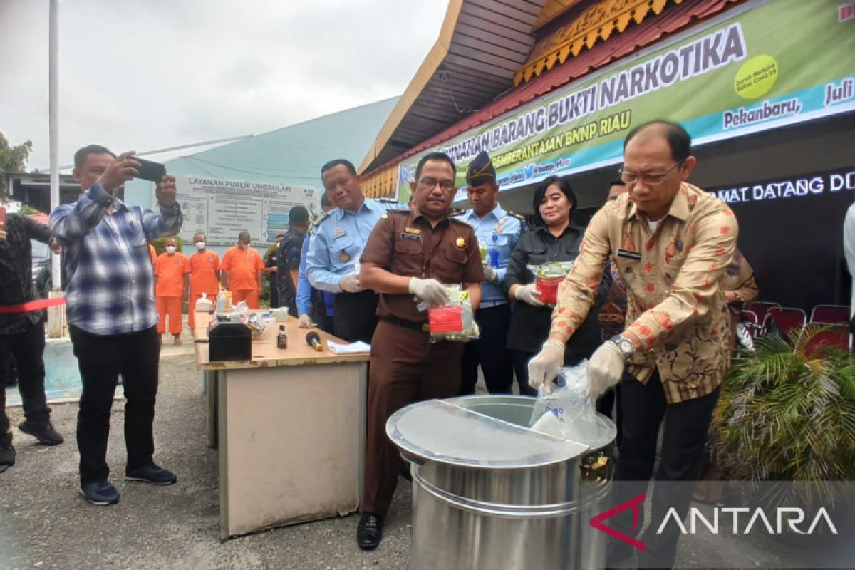 BNNP Riau musnahkan 5,2 kg sabu jaringan internasional
