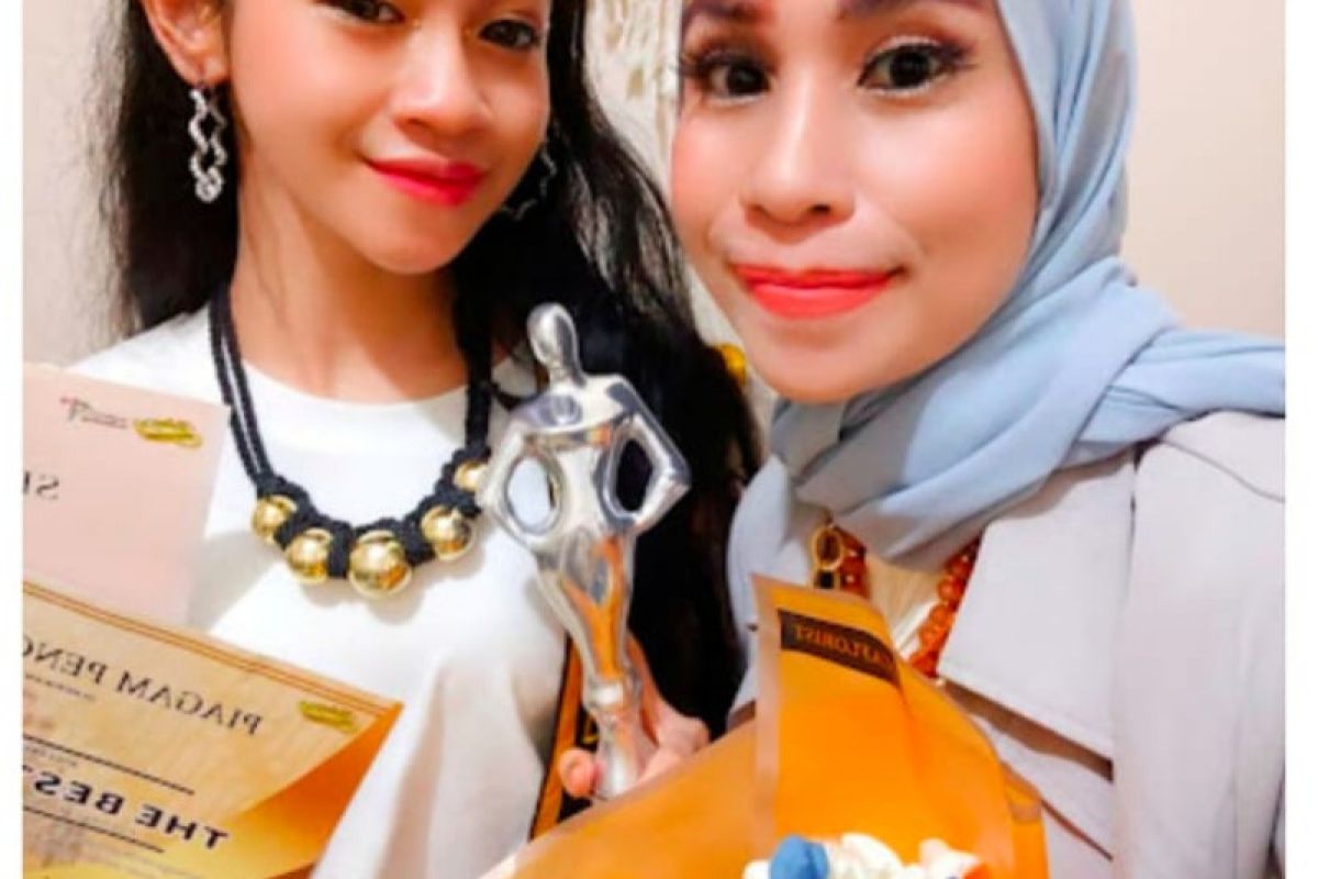 Henny raih predikat kostum terbaik pemilihan putra/ putri batik Indonesia