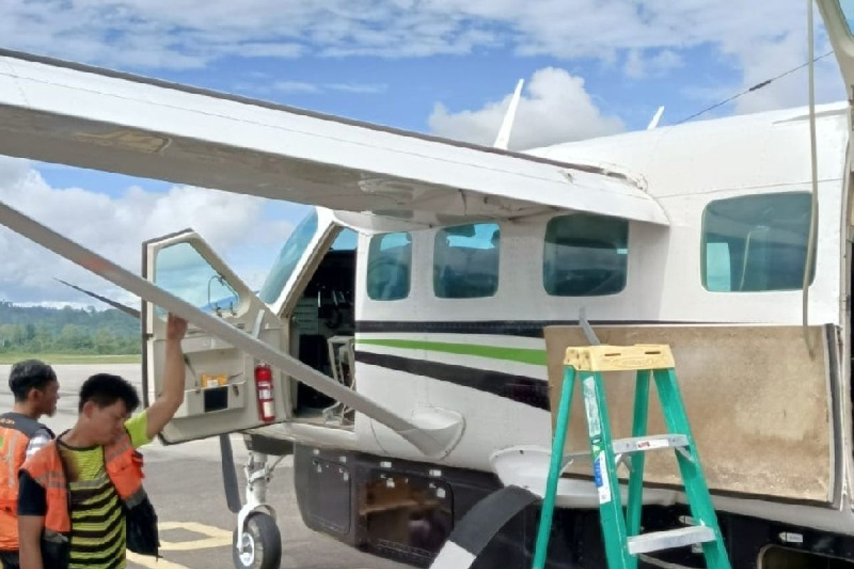 Pesawat Smart Air bawa personel Damai Cartenz ditembak KKB saat akan mendarat