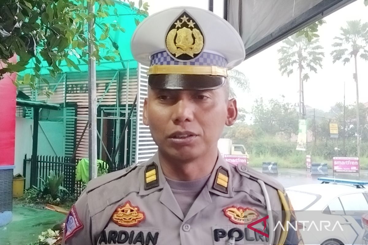 Polisi antisipasi kepadatan lalu lintas jalur Puncak Bogor saat pawai obor