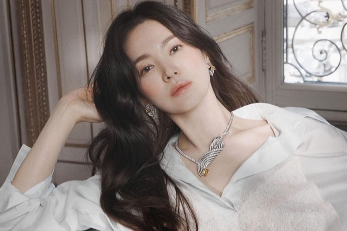 Agensi minta maaf atas kecelakaan konstruksi rumah Song Hye Kyo