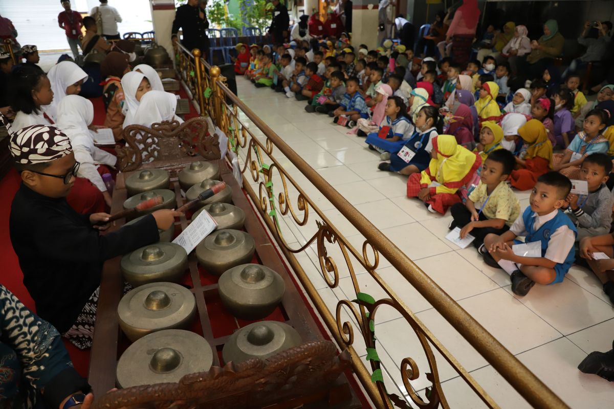 Wali Kota Surabaya minta MPLS dibuat nyaman untuk siswa