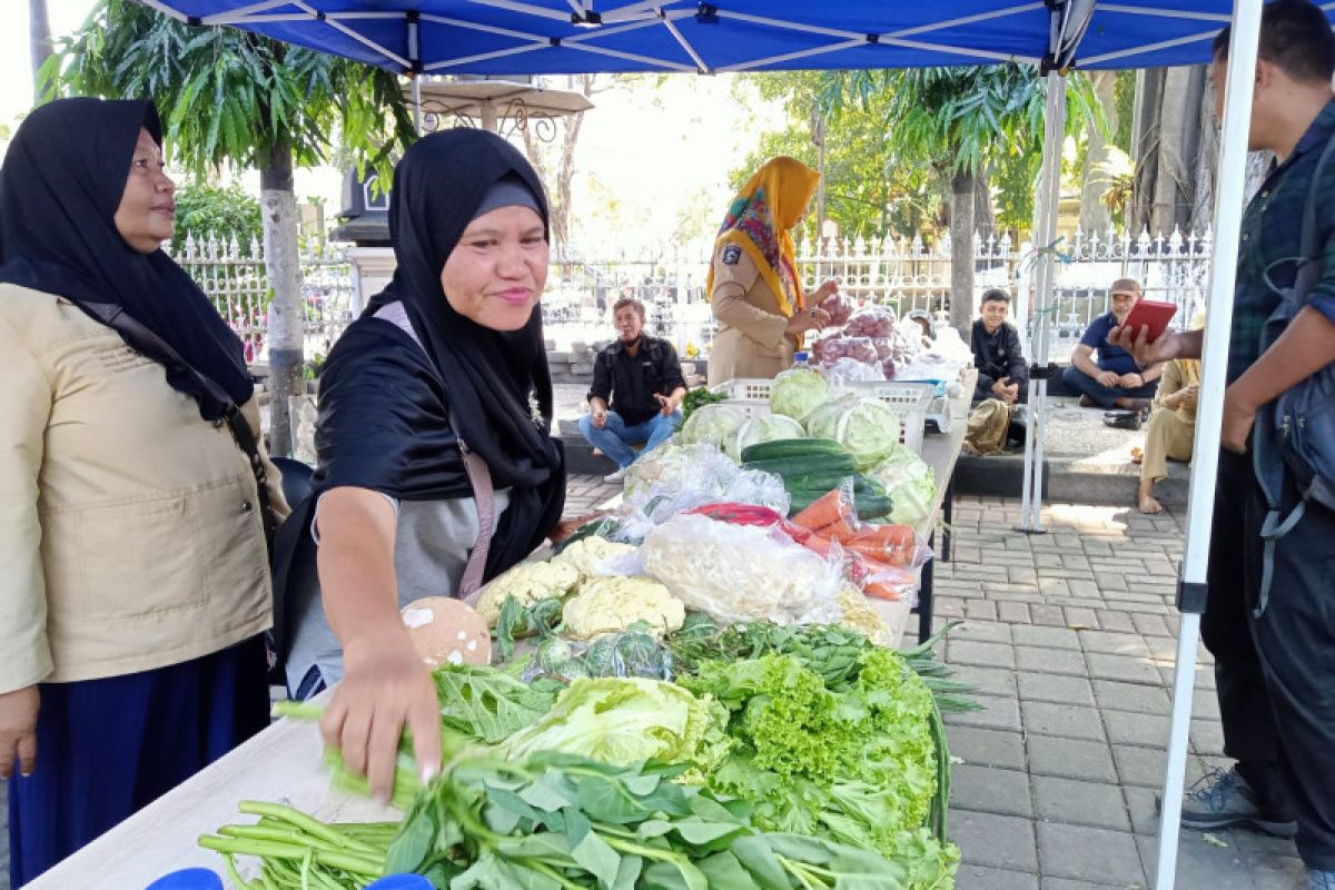 Pemkot Mataram menggelar Pasar Tani bantu petani jual hasil pertanian