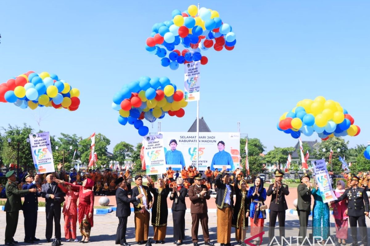 Bupati kenalkan pakaian adat Kabupaten Madiun di peringatan Hari Jadi ke-455