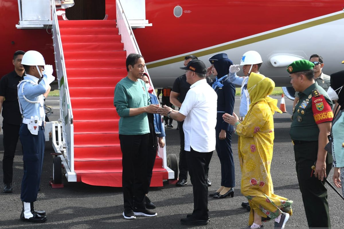 President arrives in Bengkulu on working visit