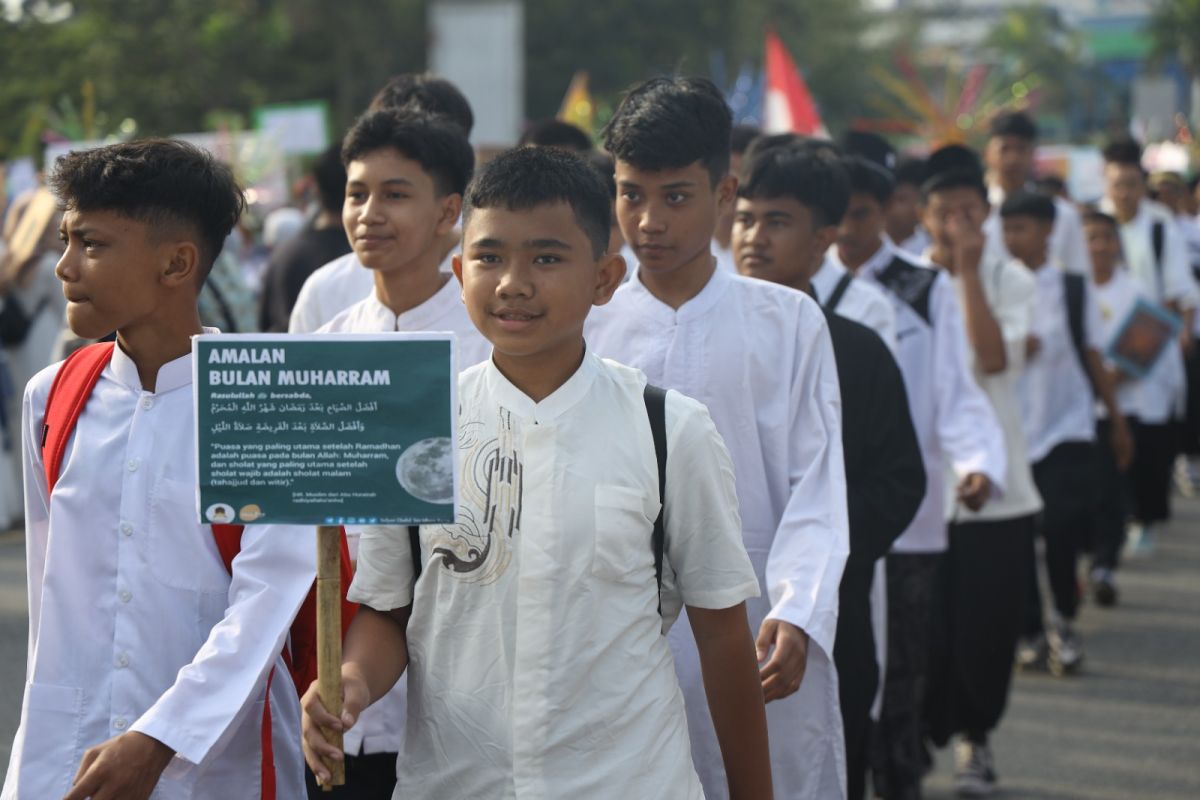 Ribuan pelajar di Pontianak ikuti pawai taaruf tahun baru Islam