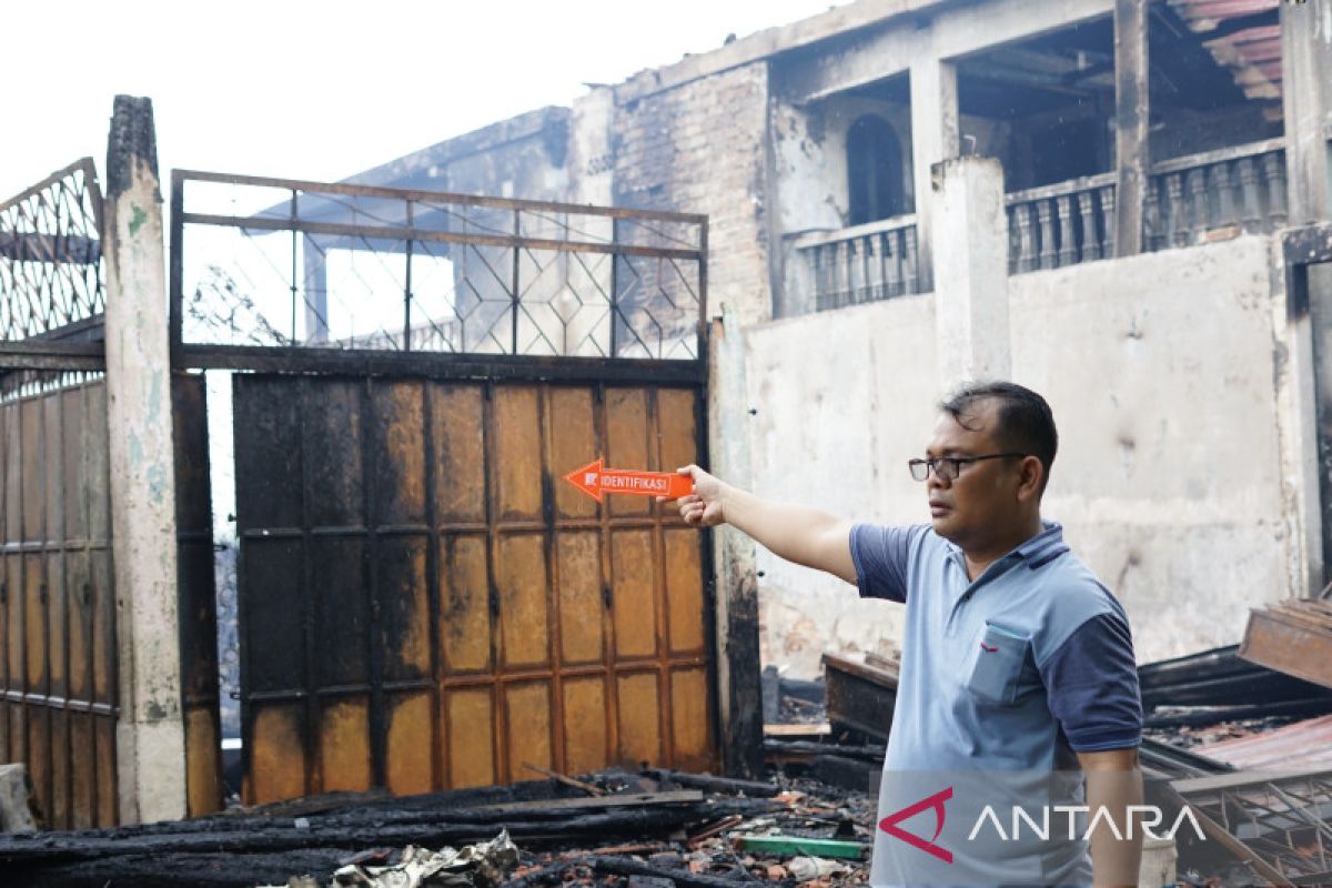 13 kepala keluarga jadi korban kebakaran di Pulau Buluh