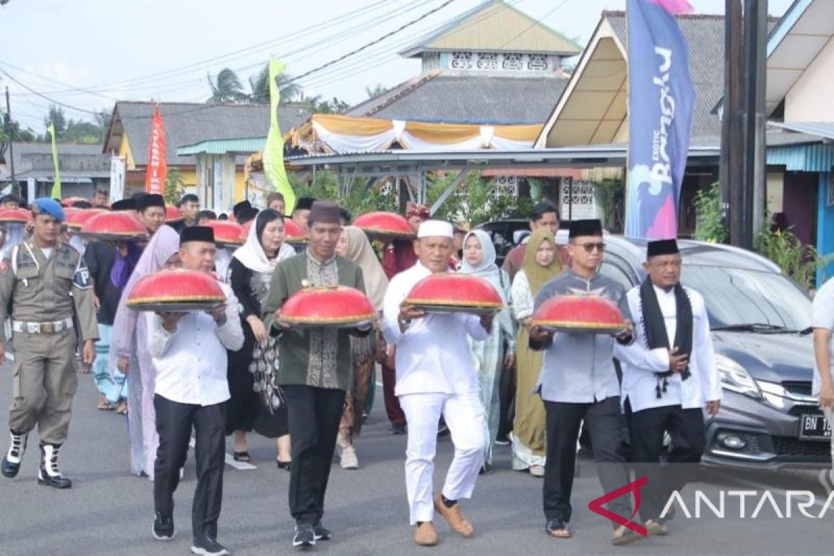 Pj Gubernur Suganda meriahkan peringatan Tahun Baru Islam di Desa Kenanga