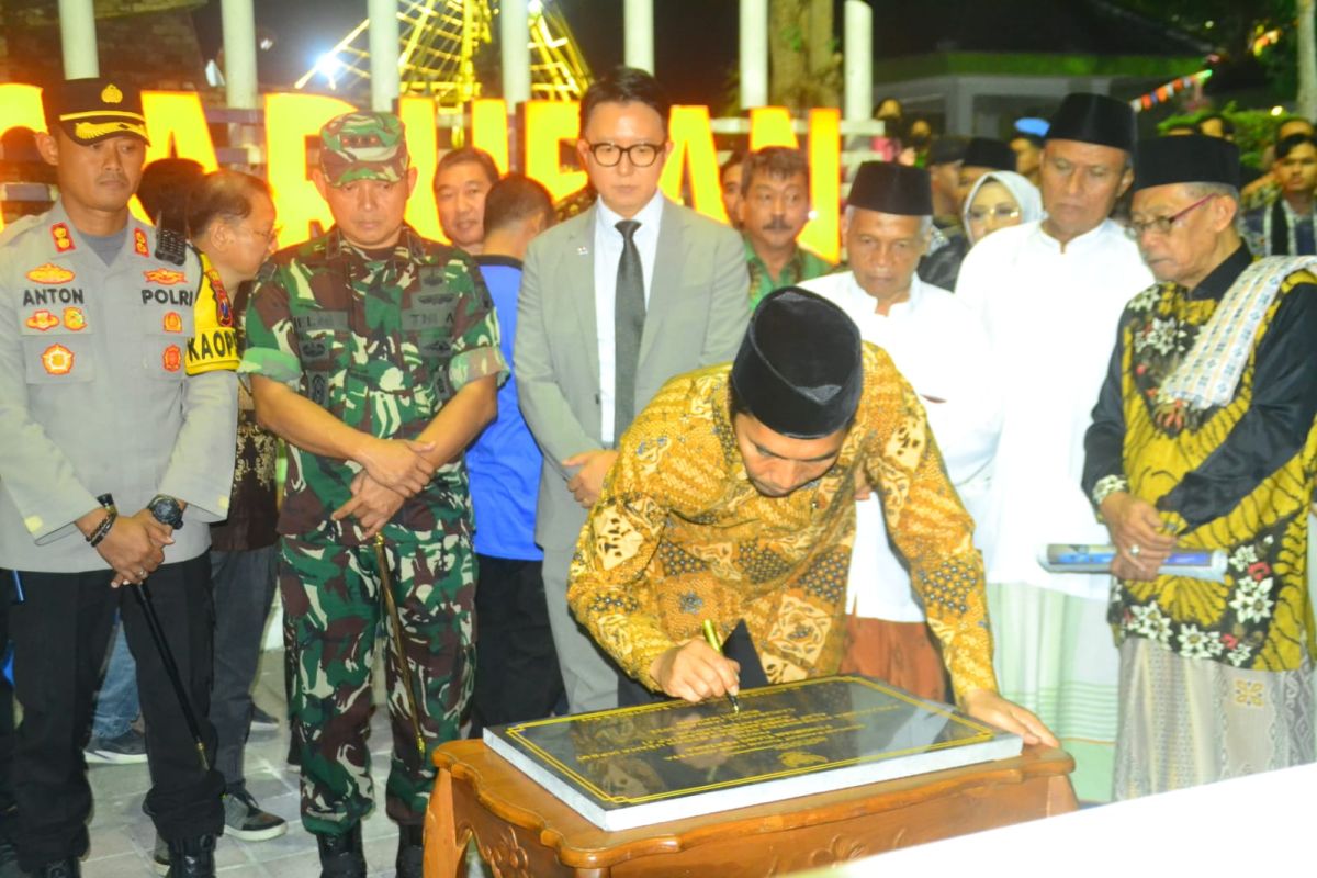 Bupati Ahmad Dawami resmikan proyek APJ di Kabupaten Madiun