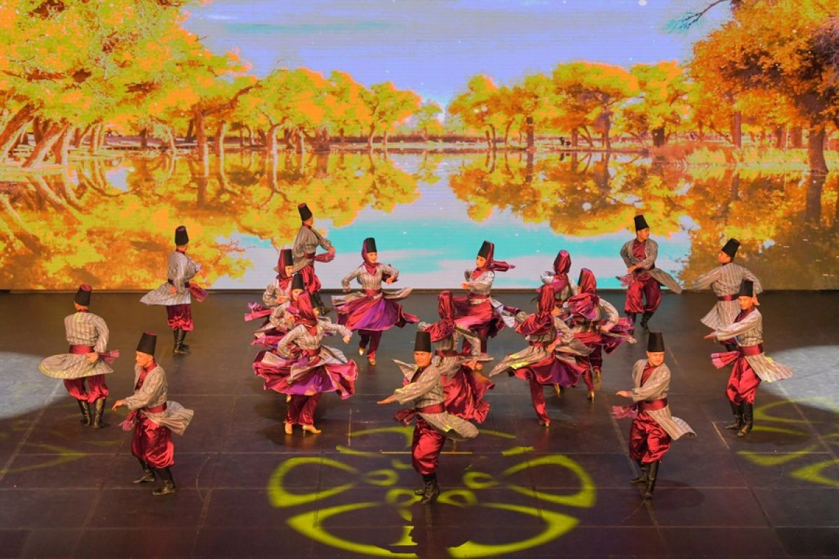 Album Asia: Teater Seni Xinjiang China tur pertunjukan di Indonesia