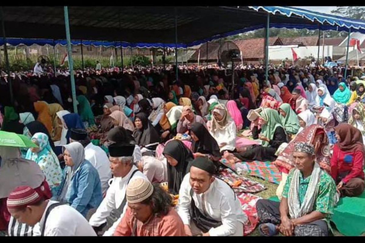 Hashim sampaikan pesan Prabowo di Pesantren Suryabuana Magelang