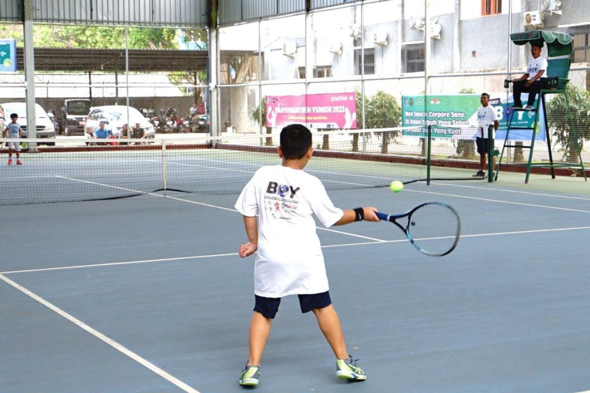 Atlet tenis dari sejumlah provinsi ikuti Kejurnas tenis di Banyuwangi