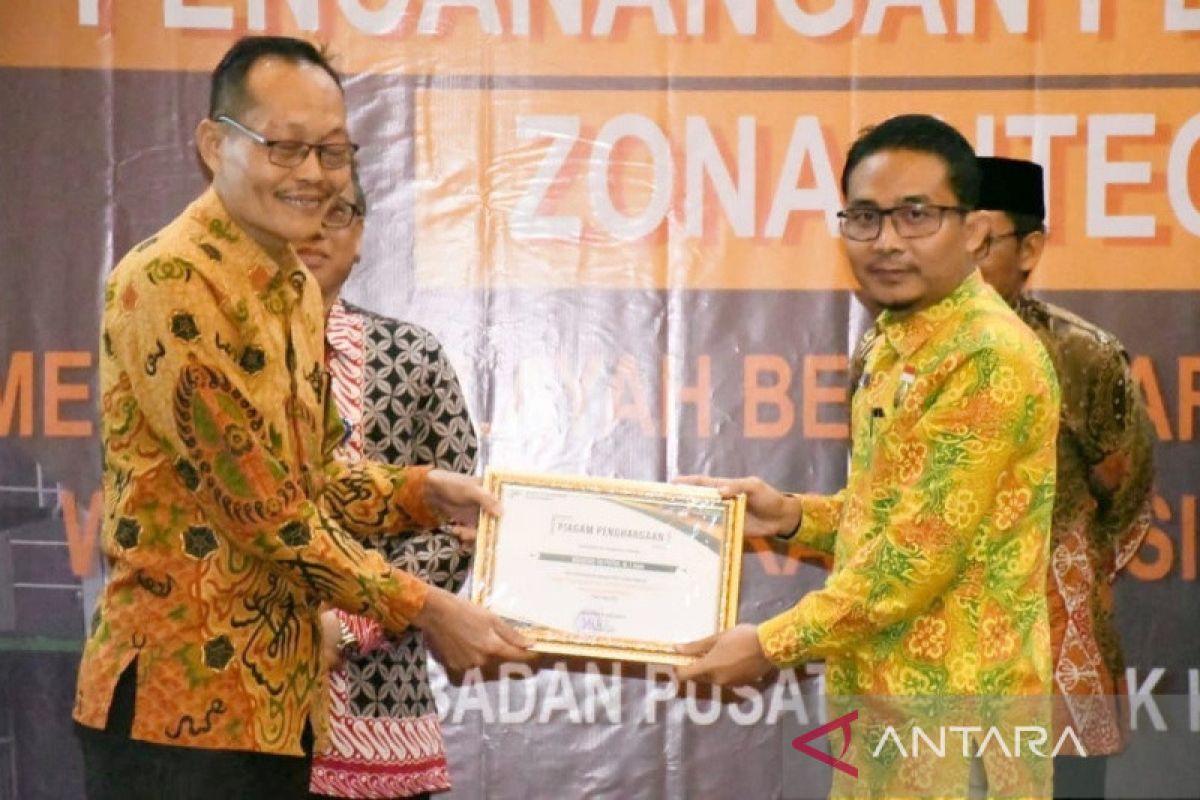 Pemkot Bengkulu terima penghargaan dari BPS terkait dukungan regsosek