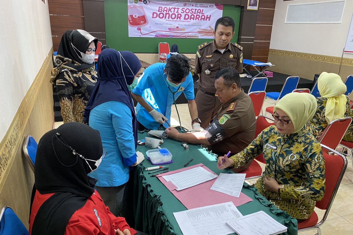 Kejari Balangan gelar donor darah meriahkan HBA 2023