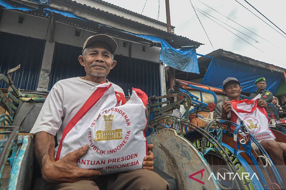 Presiden Jokowi Kunjungi Pasar Tradisionsl Bengkulu - ANTARA News