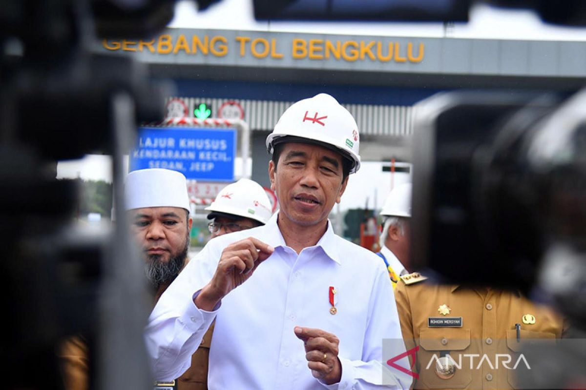 Jokowi sebut keberadaan jalan tol tingkatkan perekonomian Bengkulu
