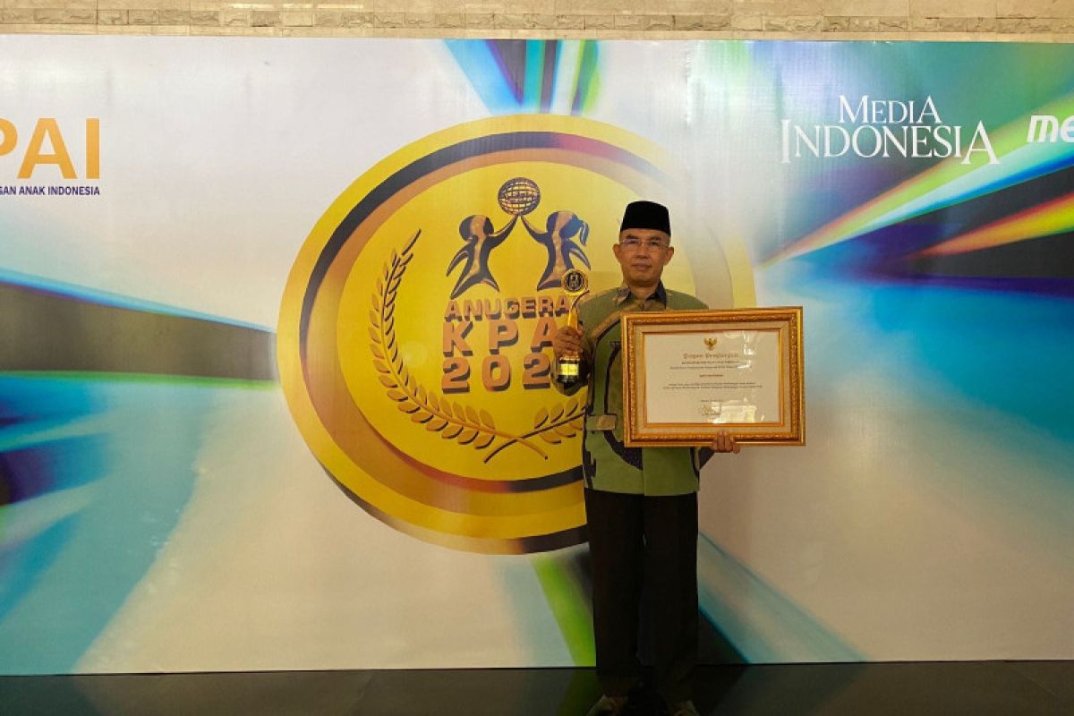 Pemkot Mataram meraih penghargaan dari KPAI