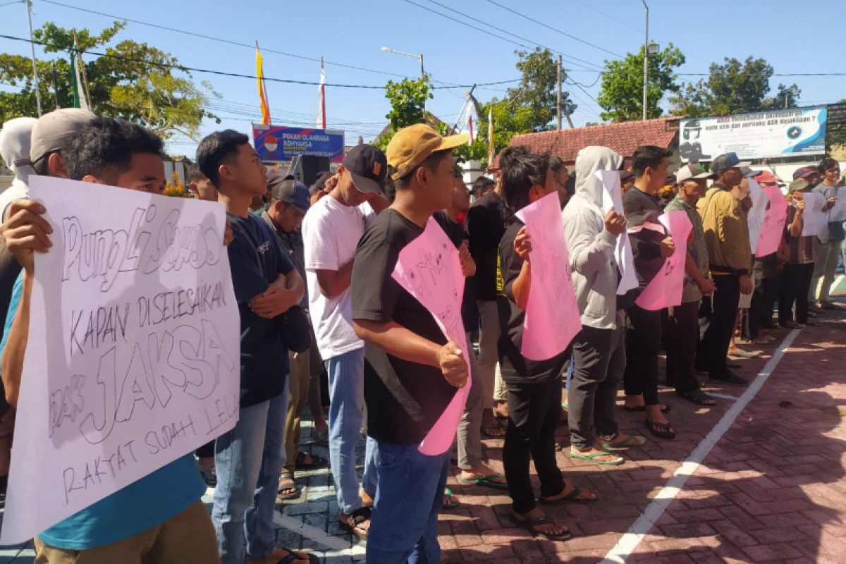 Warga Ponorogo demo tuntut penanganan dugaan pungli pogram PTSL