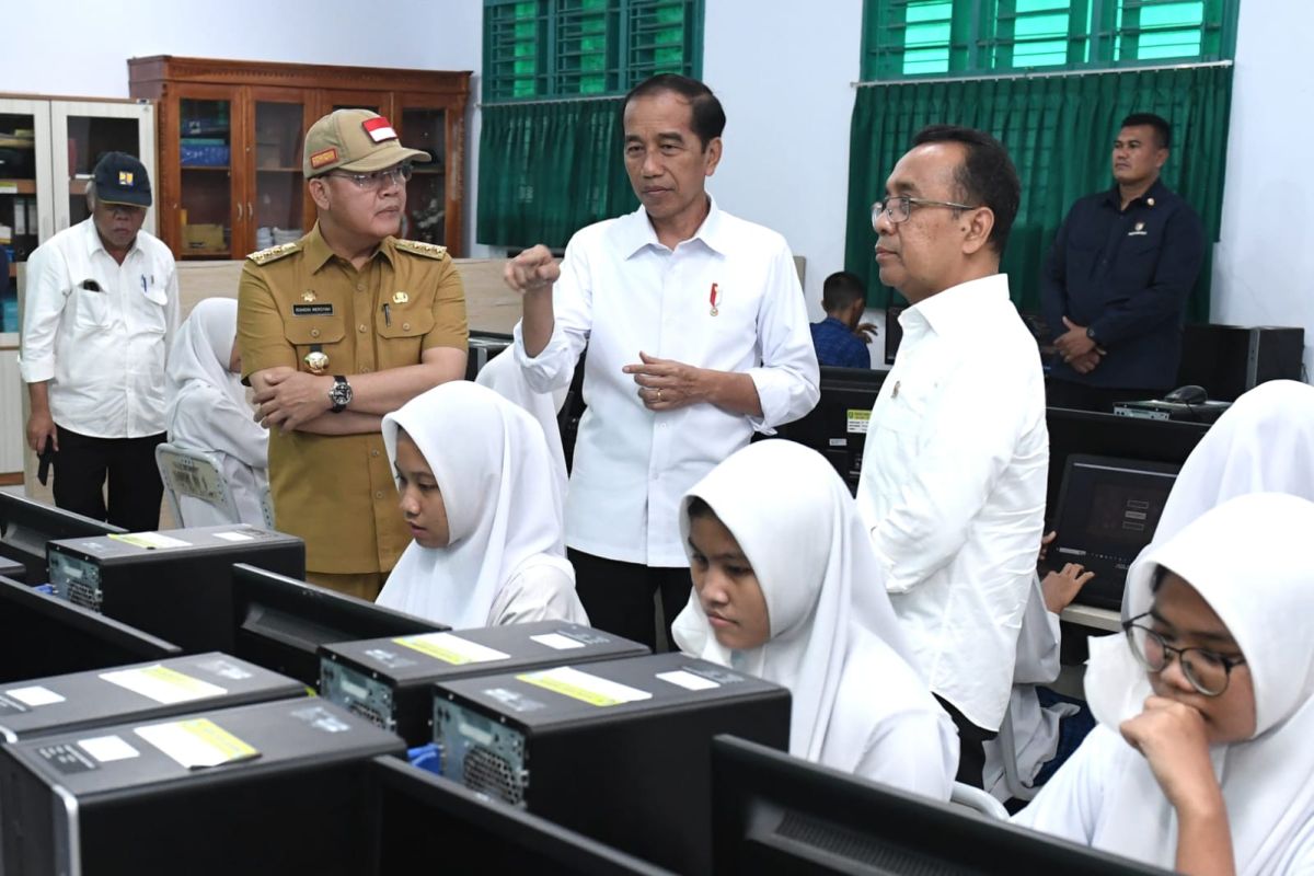 Jokowi sebut program SMKN 1 Bengkulu "link and match" dengan industri