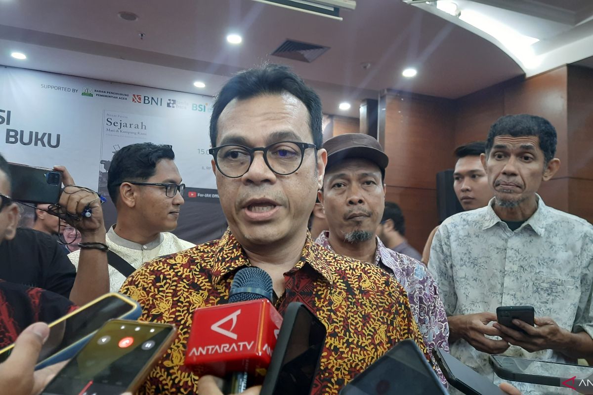 Deputy Minister Patria urges journalists to foster writing habit