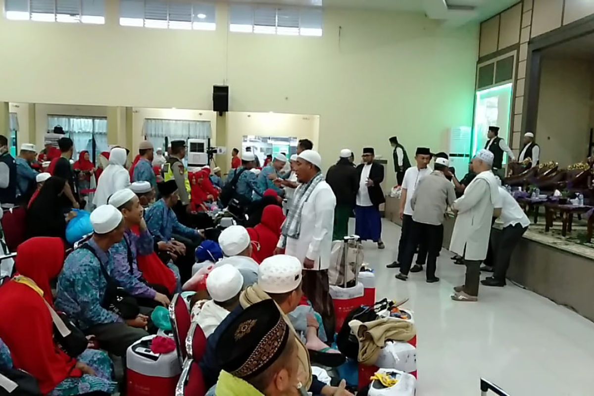 Gubernur Jambi sambut kepulangan 369 jemaah haji kloter 20