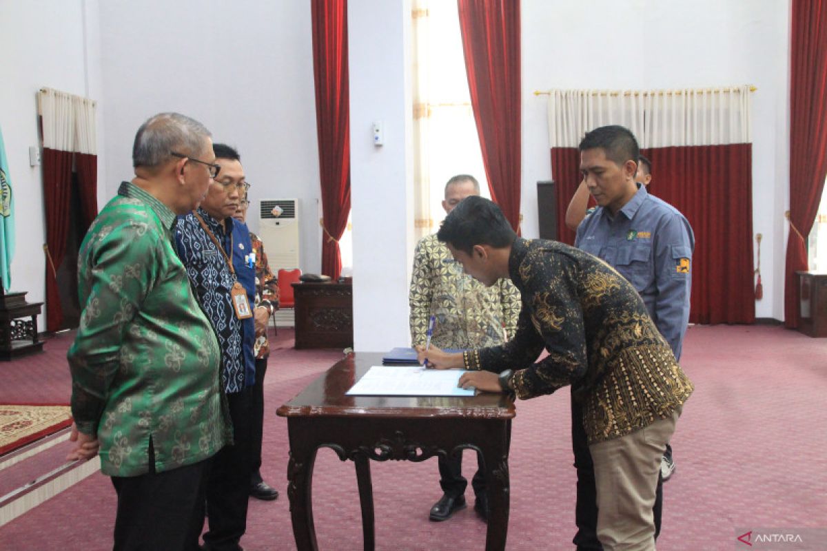 Pemprov Kalimantan Barat laksanakan program padat karya di tiga kabupaten
