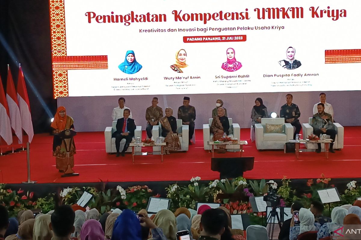 Dekranasda Sumbar minta ISI Padang Panjang ikut kembangkan UMKM Kriya