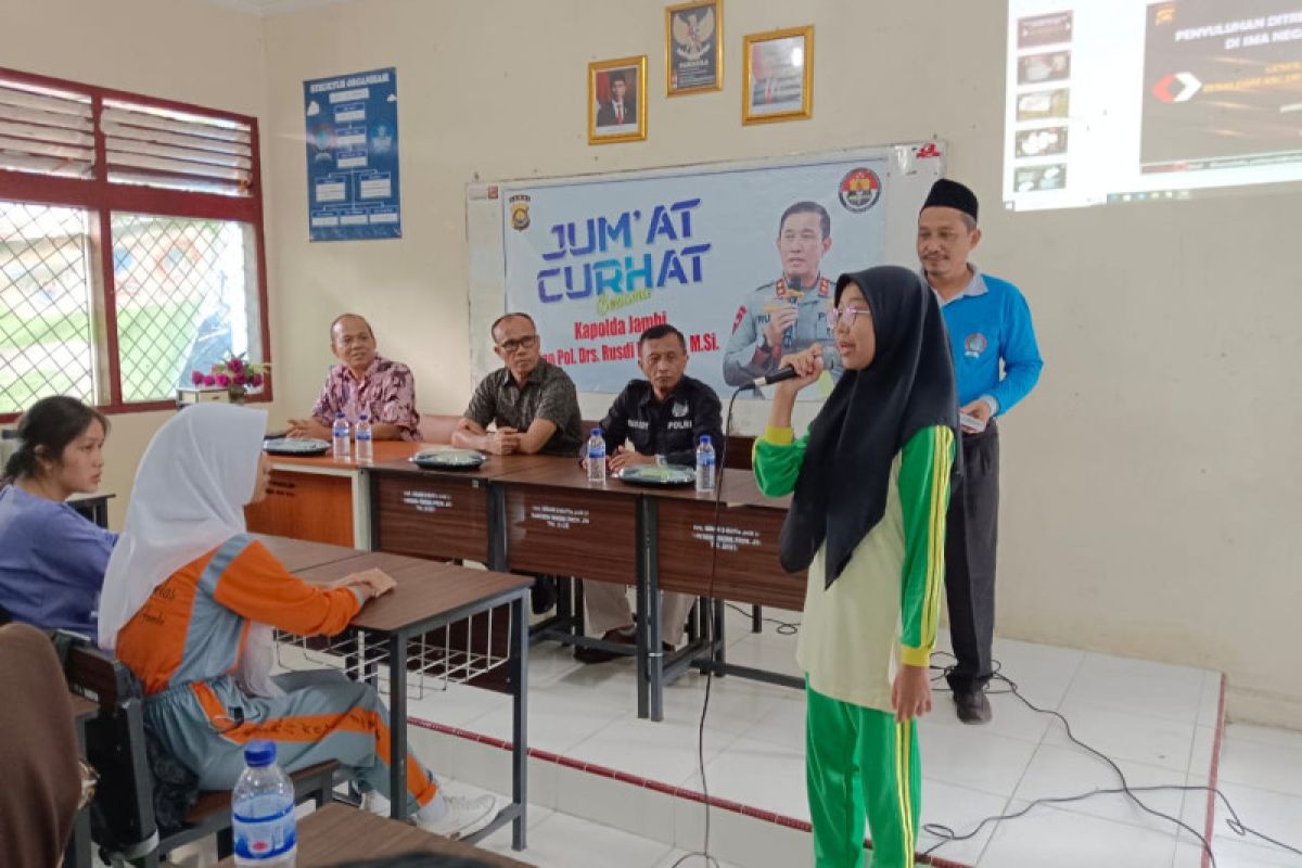 Ditresnarkoba Polda Jambi ajak pelajar SMAN 3 Kota Jambi berantas narkoba