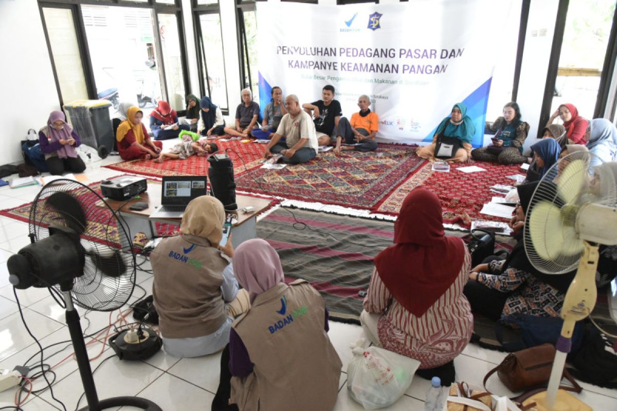 Dinkopumdag Surabaya berikan penyuluhan keamanan pangan pada pedagang